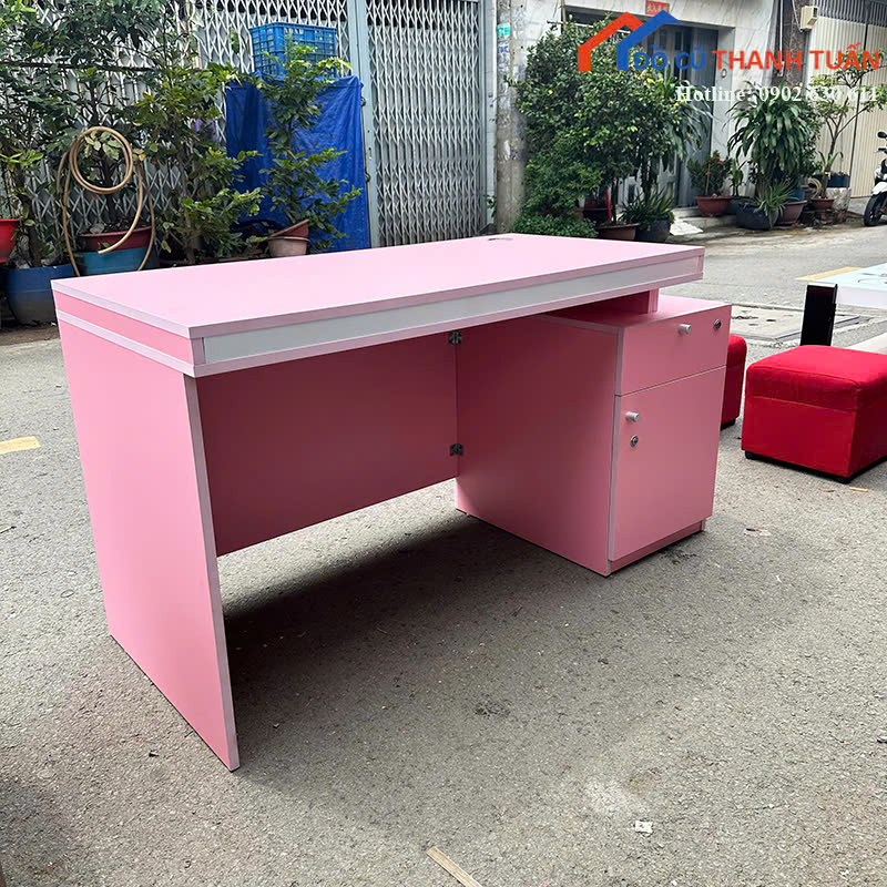 z7153532828274_aa46eacaa288ad3554efbf12c8b9f37e Bàn Làm Việc Cũ 1M38x60CM Thiết Kế Hiện Đại (Nhiều Mẫu)