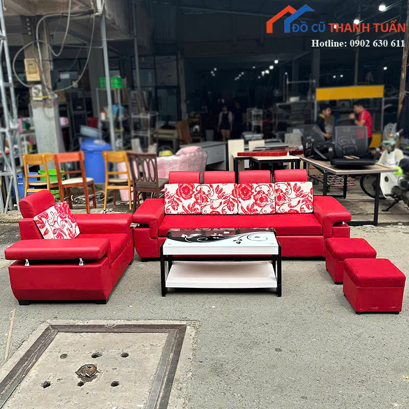 z7153533013162_a09c1a4359f2f51251c38821aa340c9a Bộ Sofa Cũ 2M2x75CM Bọc Da Màu Đỏ Đô Sang Trọng