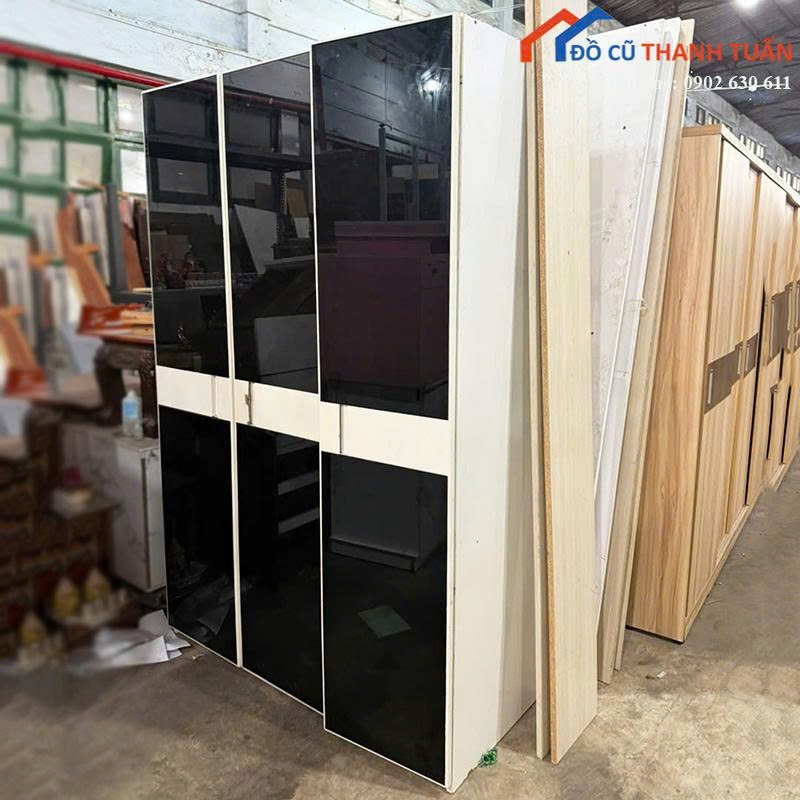 z7154298152346_5a75bc0396f66e4fd2d48b97f437aa8e Tủ Quần Áo Cũ 3 Cánh Màu Đen Phối Trắng Sang Trọng