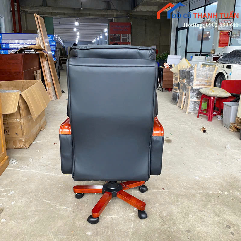 z7167287753705_e25f464ee267ef667f715f7180db050f Ghế Giám Đốc Khung Tay Vuông Có 2 Chức Năng Mới 99%