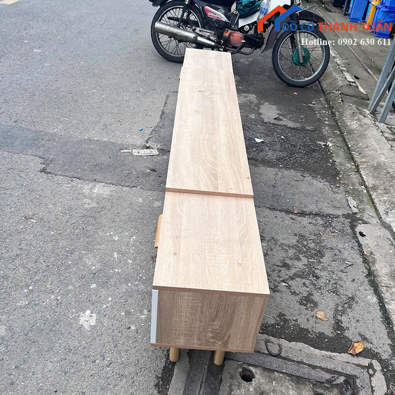 z7167357355926_76f8b03eabbd77055c75583d7a16c769 Kệ Tivi Cũ 1M6x30CM Vân Gỗ Hiện Đại Có Thể Kéo Dài