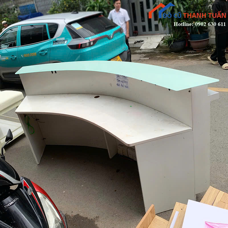 z7167358624651_1deeca70ee4229ef6d433aadd3aa2e9c Quầy Lễ Tân Cũ 2M2x1M1 Thiết Kế Bo Cong Sang Trọng