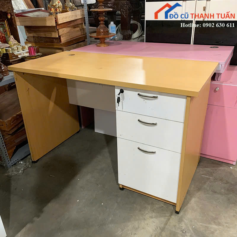 z7173802769404_e4c8d9203c91380c222efb18b55a7231 Bàn Làm Việc Cũ 1M2x60CM Thiết Kế 3 Hộc Kéo Tiện Lợi