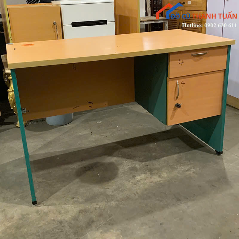 z7173802827331_77f5531ac748b0b6168d21bbfe33cbc4 Bàn Làm Việc Cũ 1M2x60CM Vân Gỗ Phối Xanh Hiện Đại