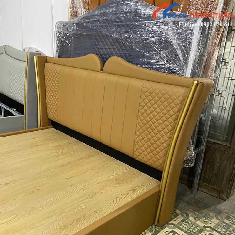z7173869143917_06365b42c55e7900541300625c688cde Giường Ngủ Bọc Da Sang Trọng Mới 99% (Nhiều Mẫu)