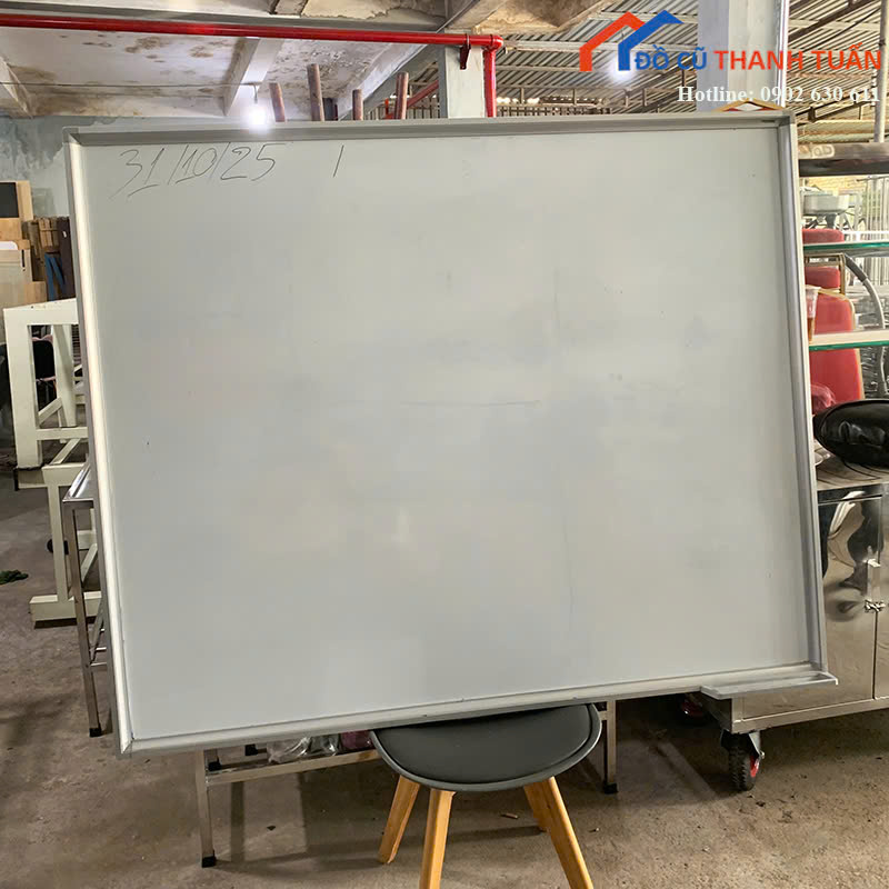 z7174722199460_5a0620933bfeae118812bbc7f2614fb7 Bảng Trắng Cũ 1M5x1M67 Treo Tường Tiện Lợi