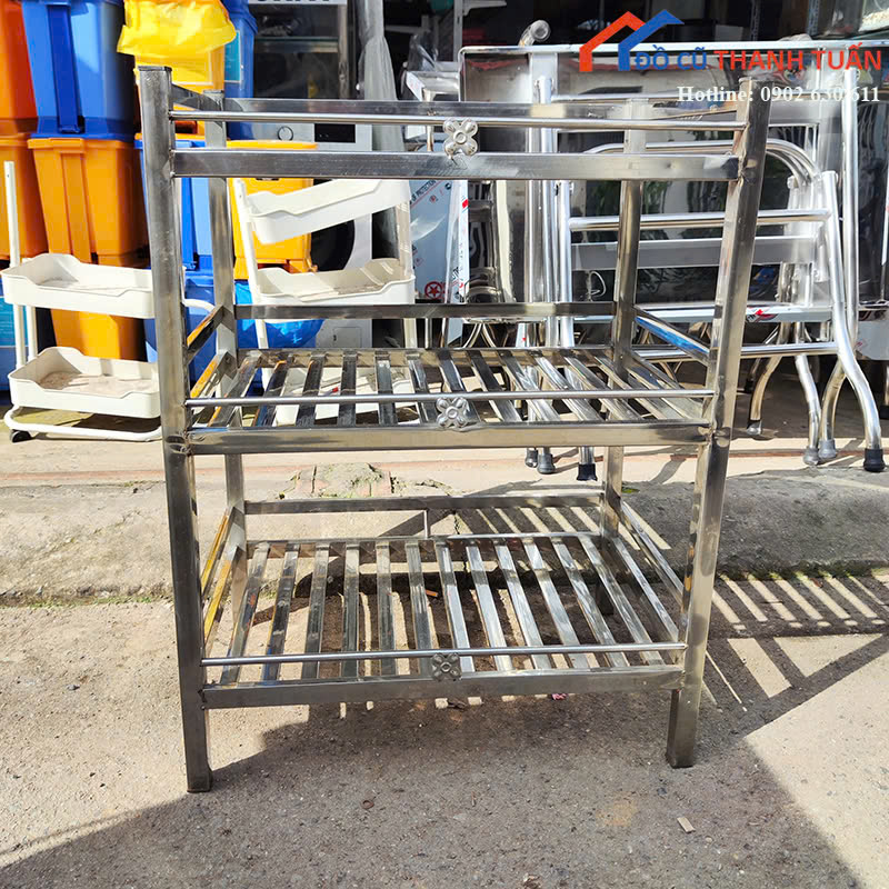 z7174724354176_63ed0bfa6e1300230a71669d9750602c Kệ Inox Cũ Thiết Kế 3 Tầng Rộng Rãi Chắc Chắn
