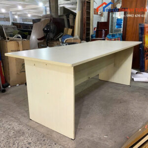 Bàn Họp Cũ 1M9x80CM Vân Gỗ Sáng Thiết Kế Đơn Giản