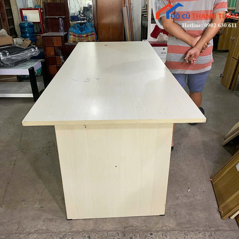 z7174725610274_bac4f9c1f8035aed0afeb0229bd5a09e Bàn Họp Cũ 1M9x80CM Vân Gỗ Sáng Thiết Kế Đơn Giản