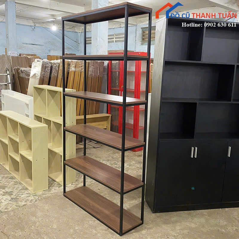 MOI-2mx-30x1m-G1tr5-3 Kệ Trưng Bày 2Mx1M Khung Sắt Phối Gỗ Mới 99%