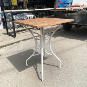 Bàn Cafe Cũ 60CMx60CM Khung Sắt Uốn Đẹp Mắt
