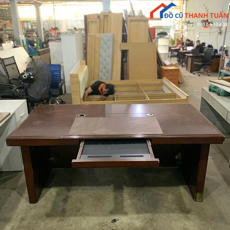 ban-giam-doc-1m8x90-G2tr83 Bàn Giám Đốc Cũ 1M8x90CM Màu Nâu Có Ngăn Kéo
