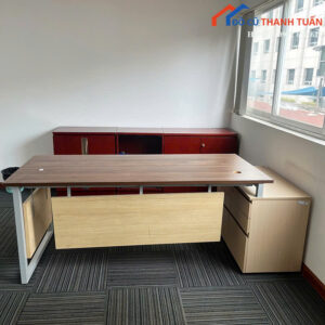 ban giam doc 2m45x80,5x75 (1)