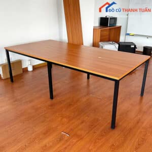 Bàn Họp Cũ Mặt Vân Gỗ Khung Sắt Thiết Kế Đơn Giản