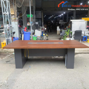 Bàn Họp Cũ 2M4x1M2 Màu Nâu Có Lỗ Đi Dây Tiện Lợi