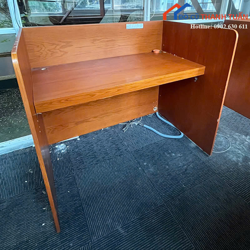 ban-lam-viec-1m25x80x1m-2 Bàn Làm Việc Cũ 1M25x80CM Có Vách Ngăn Tiện Dụng