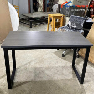 Bàn Làm Việc Cũ Màu Nâu Chân Sắt Chữ U Hiện Đại