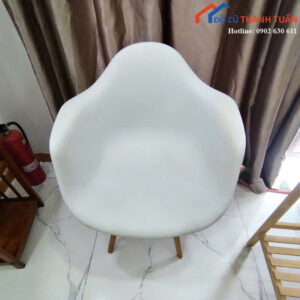 Ghế Cafe Cũ Màu Trắng Thiết Kế Chân Gỗ