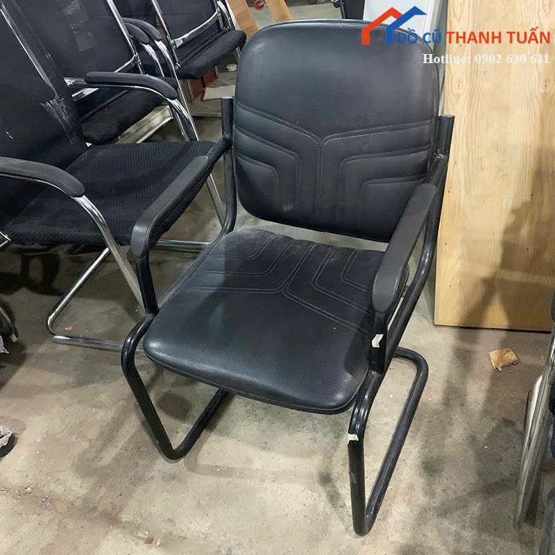 ghe-G300-3 Ghế Chân Quỳ Cũ Bọc Da Màu Đen Hiện Đại