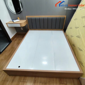 Giường Ngủ Gỗ Cũ Bọc Nệm Trên Đầu Êm Ái (Nhiều Mẫu)