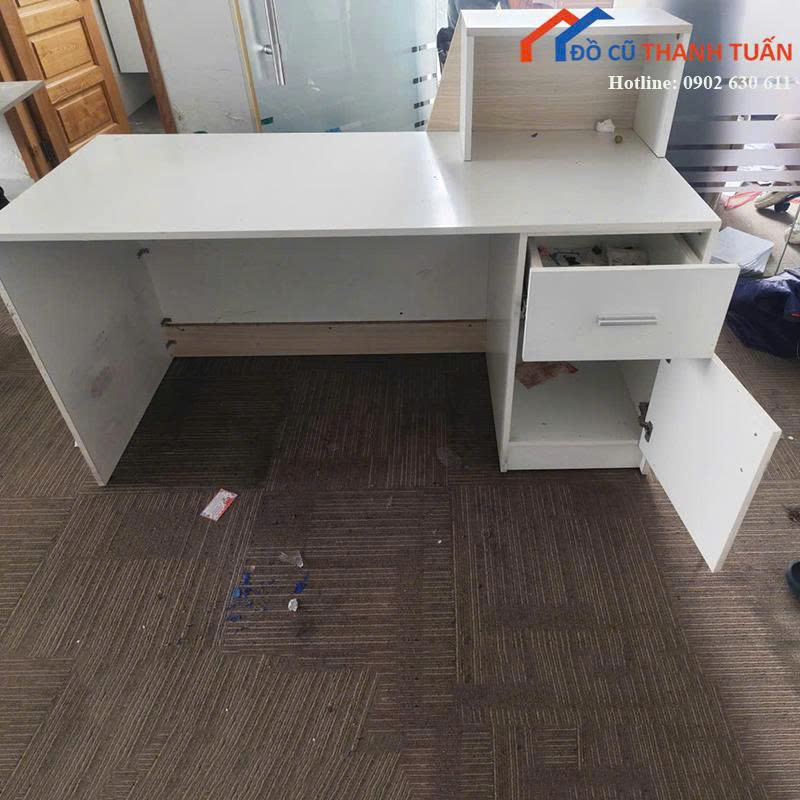 quay-Dai-1m50-ngang-60-cao-75-1 Quầy Lễ Tân Cũ 1M5x60CM Vân Gỗ Phối Trắng Giá Tốt