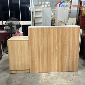 Quầy Lễ Tân Cũ 1M5x50CM Có Hộc Tiện Lợi