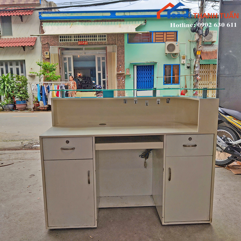 quay-le-tan-3 Quầy Lễ Tân Cũ 1M4x1M15 Màu Trắng Phối Xanh Ngọc