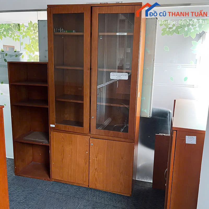 tu-ho-so-G1tr8-3 Tủ Hồ Sơ Cũ Vân Gỗ Thiết Kế 2 Cánh Kính Trong Suốt