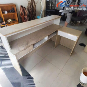 Quầy Lễ Tân Cũ 1M82x1M02 Vân Gỗ Sáng Phối Trắng