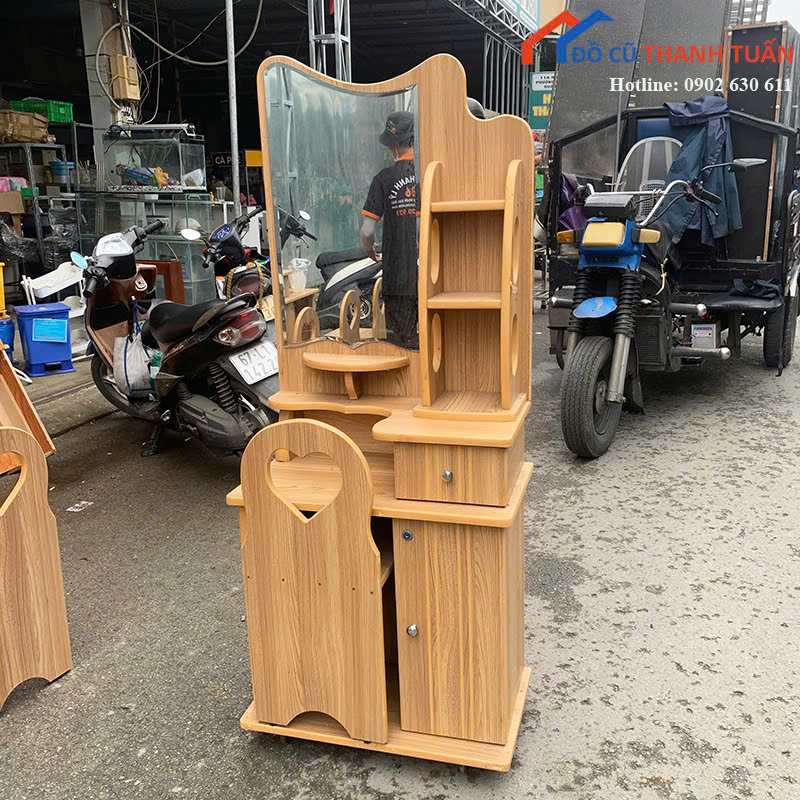 z7178025221864_7014364ebea773a117d66bfaf797095c Bàn Trang Điểm Cũ Có Ngăn Để Đồ Tiện Lợi (Nhiều Mẫu)