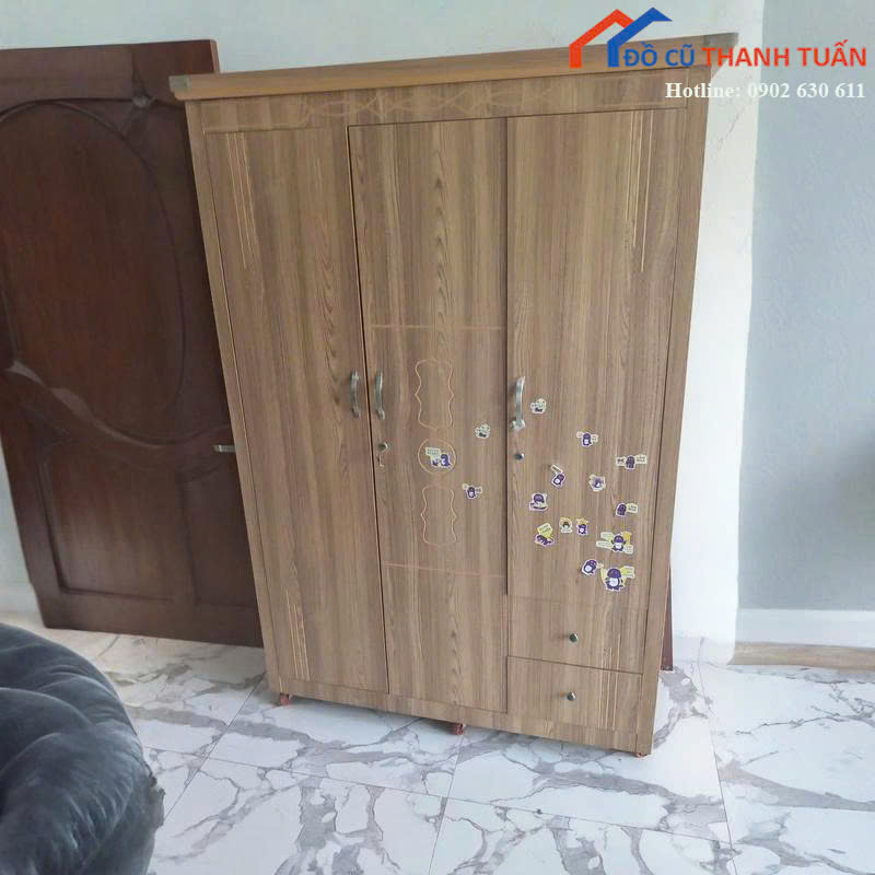 z7178059193676_bb9a54a87f450122d2c8ed7c259db912 Tủ Quần Áo Cũ Vân Gỗ Thiết Kế 3 Cánh Rộng Rãi