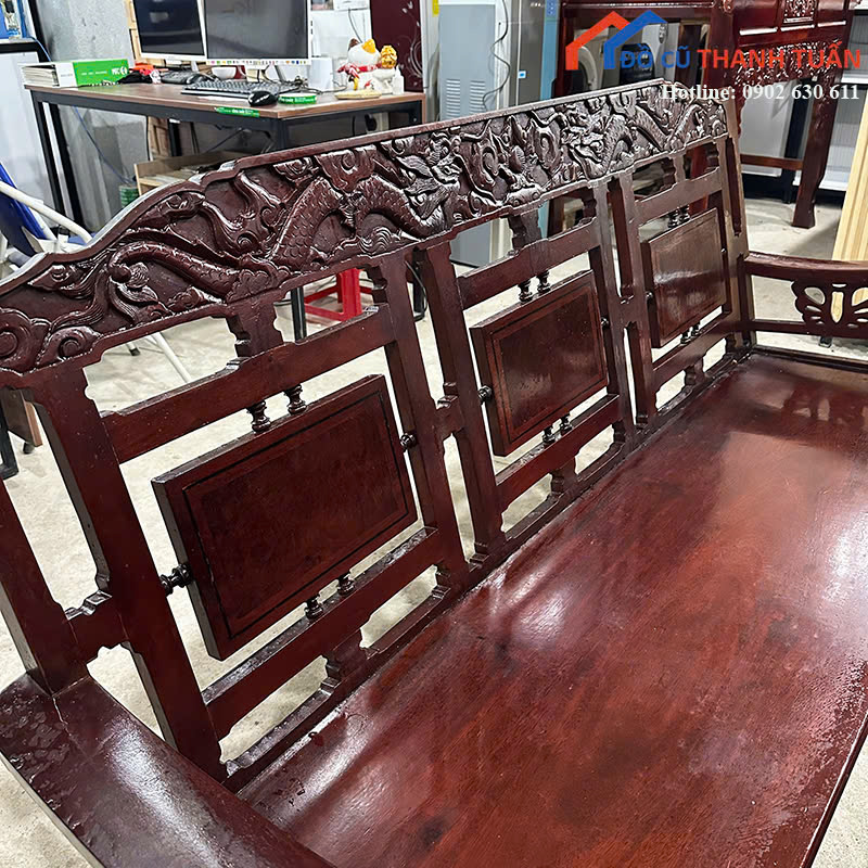z7184639516201_253b399a50560d5f06cb234956964c48 Bộ Salon Gỗ Cũ Màu Nâu Kiểu Dáng Cổ Điển Giá Tốt