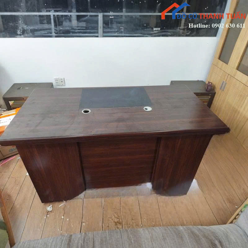 z7184810207248_61c0cd05b1c743a4adbdda1a6f3c3bab Bàn Giám Đốc Cũ 1M4x70CM Có 3 Hộc Kéo Tiện Lợi