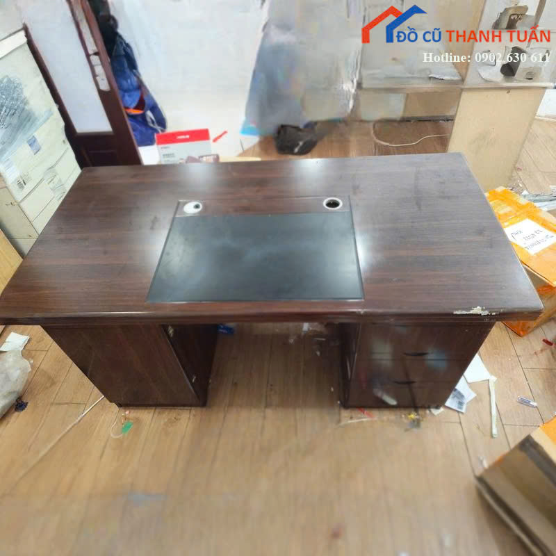 z7184810469572_e8698ecc7f6093a062c0dab680628d4a Bàn Giám Đốc Cũ 1M4x70CM Có 3 Hộc Kéo Tiện Lợi