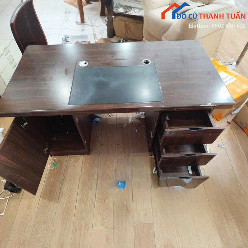 z7184810729112_e7ef0adb4d8bb8aade28228ee0c18bd7 Bàn Giám Đốc Cũ 1M4x70CM Có 3 Hộc Kéo Tiện Lợi