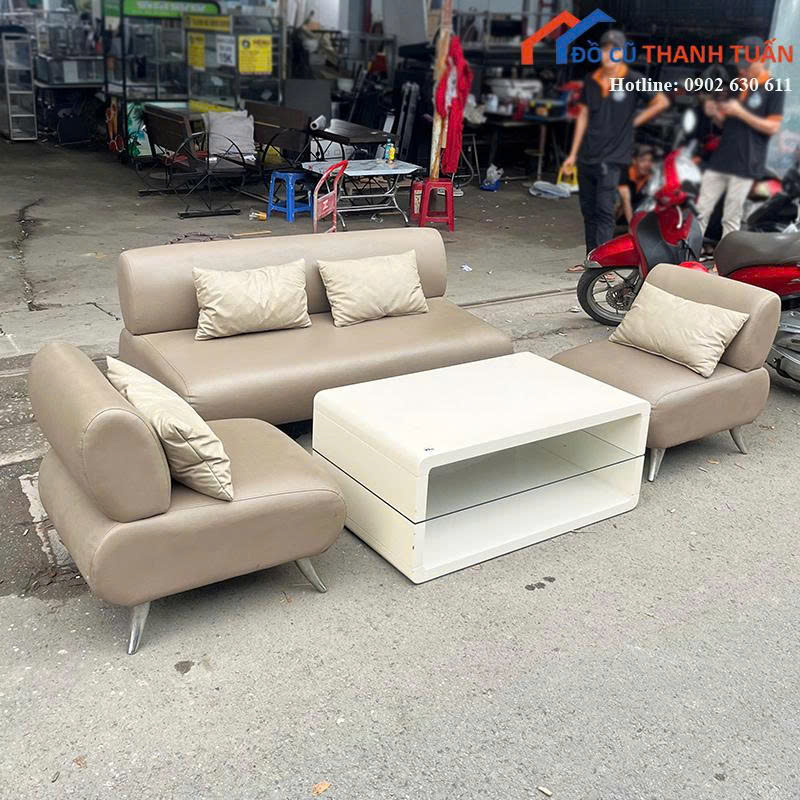 z7197484320200_9732b71cfeec865a58581235db5bc7ec Bộ Sofa Cũ 1M55x70CM Bọc Da Màu Nâu Hiện Đại