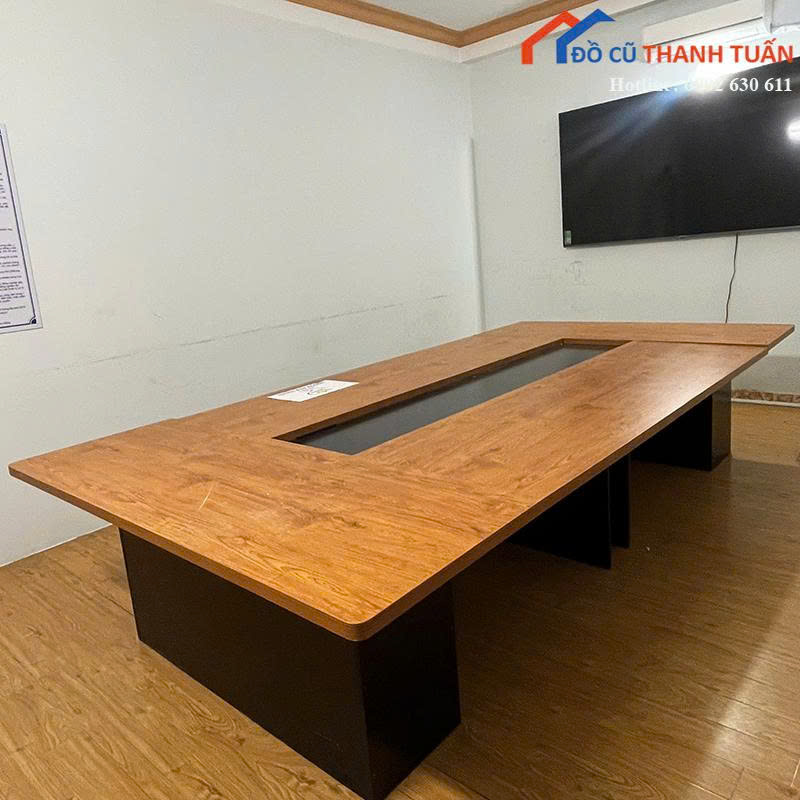 z7198302664767_a2cba1d88b356cfa8fa372868348a978 Bàn Họp Cũ 1M8x3M7 Vân Gỗ Thiết Kế Hiện Đại