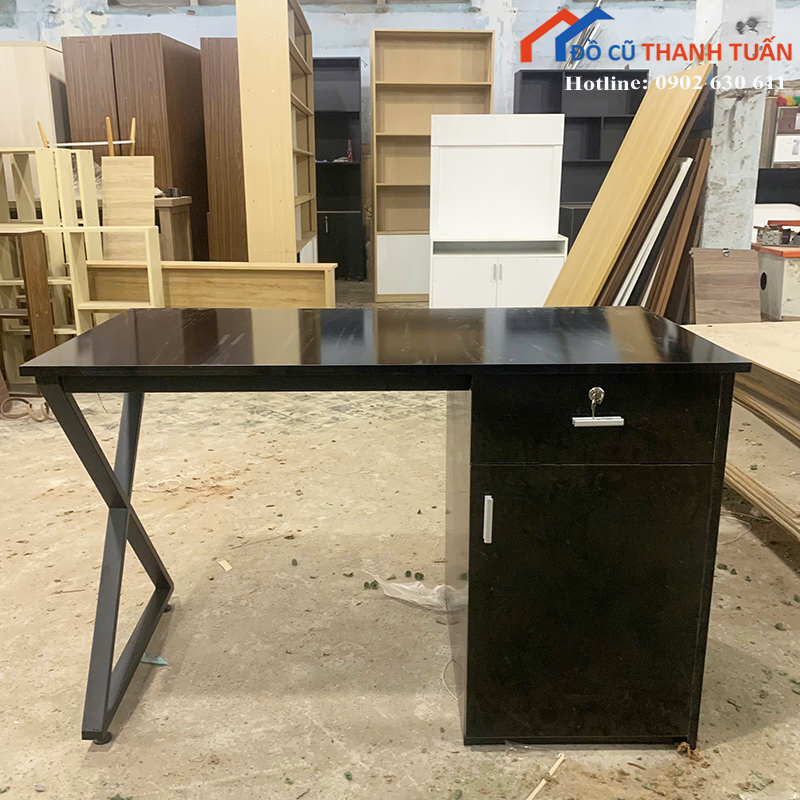 z7202371230608_1bfdb64d9deee3be3a42e7c5cf70860d-copy Bàn Làm Việc 1M2x60CM Thiết Kế Chân Chữ X Mới 99%