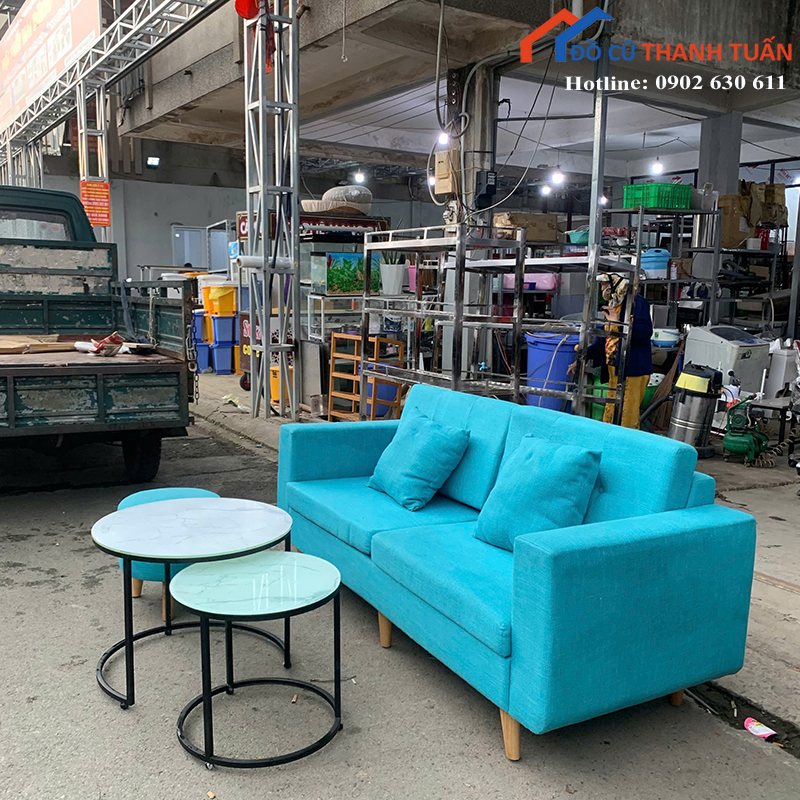 z7202563660285_3481609b63dff04ececcd575c4689691-copy Sofa Cũ Bọc Vải Màu Xanh Thiết Kế Chân Gỗ Chắc Chắn