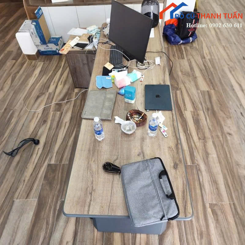 ban-giam-doc-2m55x1m2x75-G3tr52 Bàn Giám Đốc Cũ 2M55x1M2 Thiết Kế Độc Đáo