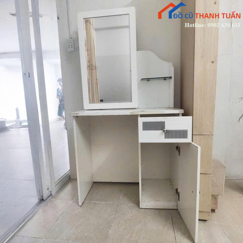 ban-trang-diem-G850k-3 Bàn Trang Điểm Cũ Màu Trắng Thiết Kế Có Hộc