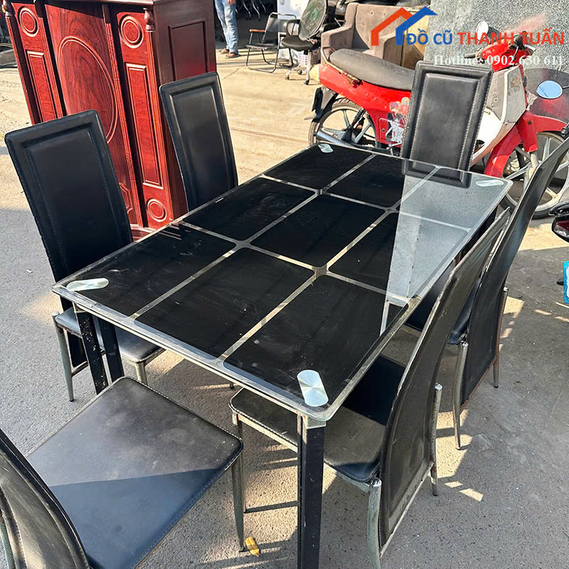 bo-ban-ghe-an-1m35x80x75-G2tr5-4 Bộ Bàn Ăn 1M35x80CM Cũ 6 Ghế Bọc Da Màu Đen