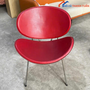 Ghế Cafe Cũ Màu Đỏ Thiết Kế Uốn Cong Độc Đáo