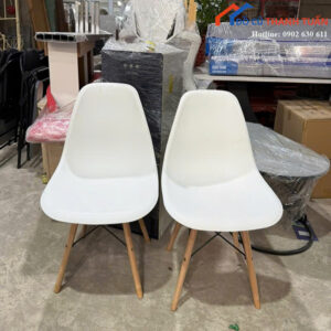 Ghế Cafe Cũ Màu Trắng Thiết Kế Chân Gỗ Chắc Chắn