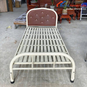 Giường Sắt Cũ 1Mx2M Đầu Bọc Da Màu Nâu