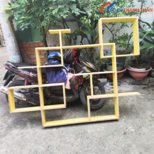 Kệ Trưng Bày Cũ Màu Vàng Thiết Kế Treo Tường