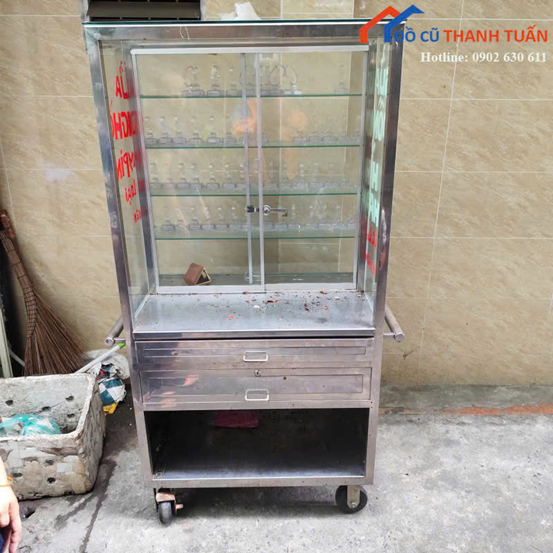 quay-1tr5-2-1 Quầy Bán Hàng Cũ Kính Trong Suốt Thiết Kế Nhỏ Gọn