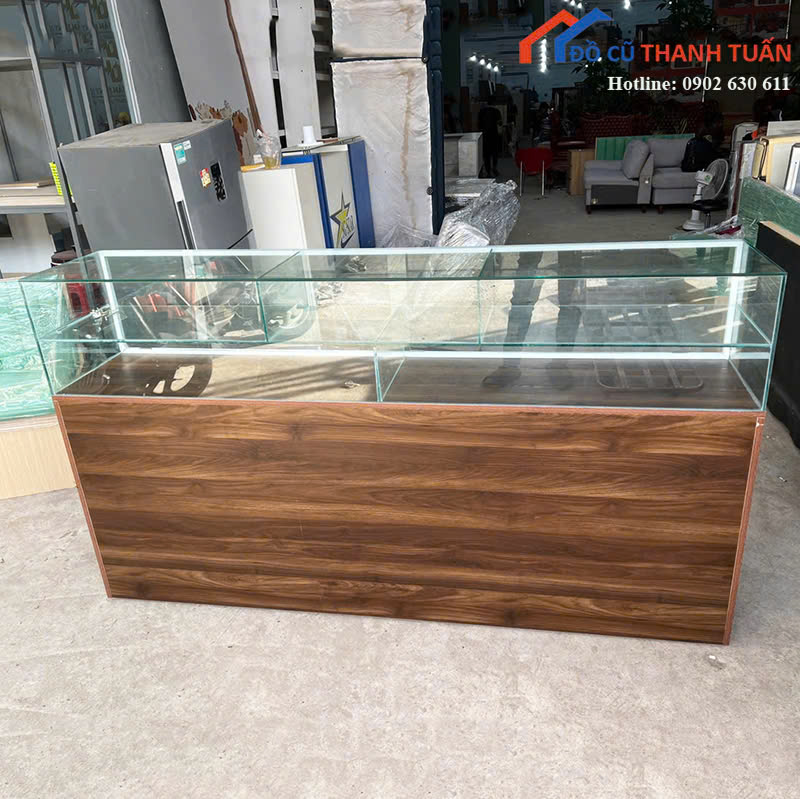 quay-kinh-2mx1m1x40-3 Tủ Trưng Bày Cũ 2Mx1M1 Mặt Kính Tiện Quan Sát