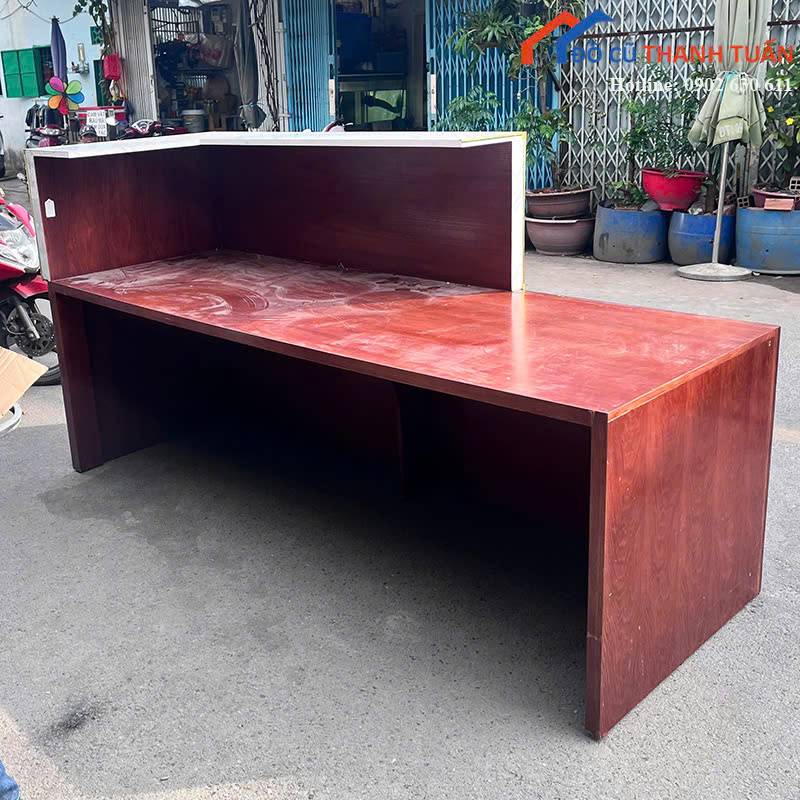 quay-le-tan-2m35x85x1m23-G3tr5-3 Quầy Lễ Tân Cũ 2M35x1M23 Màu Nâu Phối Trắng