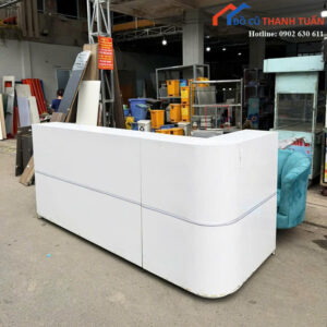 Quầy Lễ Tân Cũ 2M5x1M15 Màu Trắng Thiết Kế Bo Cong